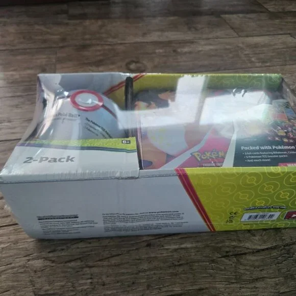 White Pokemon TCG Fall 2021 Collector Chest and Level Poke Ball & Collectors Tin - Picture 1 of 7